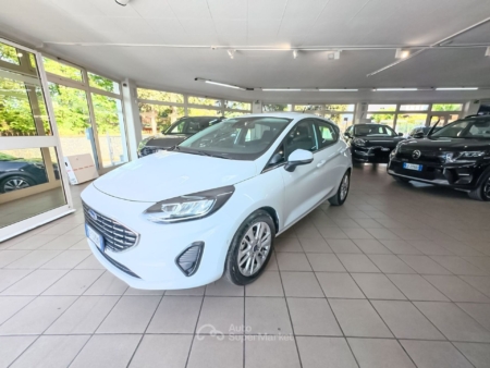 Ford Fiesta Titanium 1.1 75 CV 2023 bianco pastello: foto 1 di 20